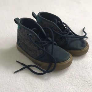 Old Navy Blue Toddler Size 7 High Top Shoes/Boots